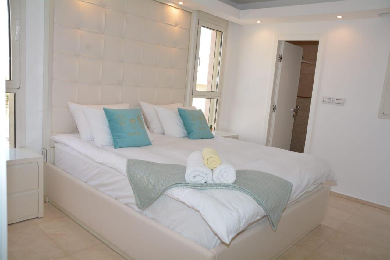 Renovated 3 Bedroom - Residence With Pool Next The Beach Eilat Esterno foto